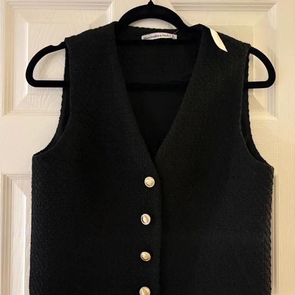 Abercrombie & Fitch Black Textured Sleeveless Vest - Picture 1 of 3